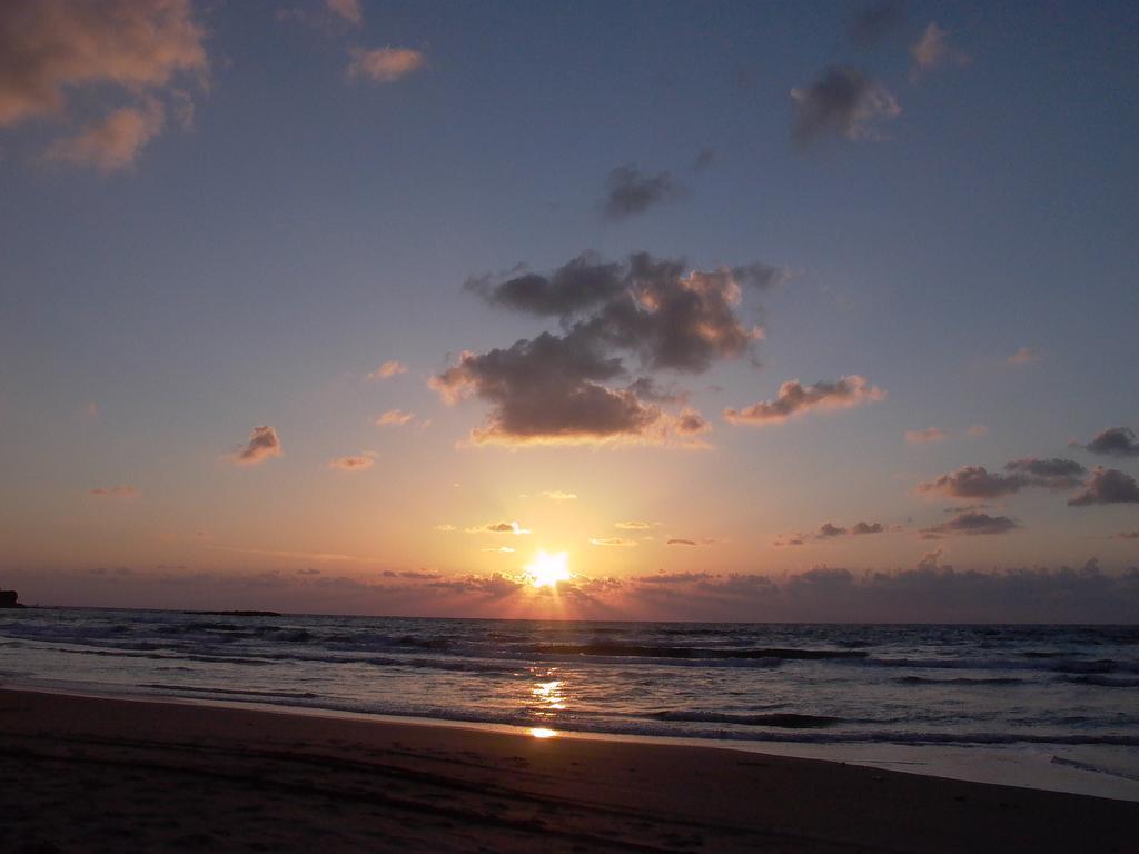Olga Beach Apartments Haifa Luaran gambar